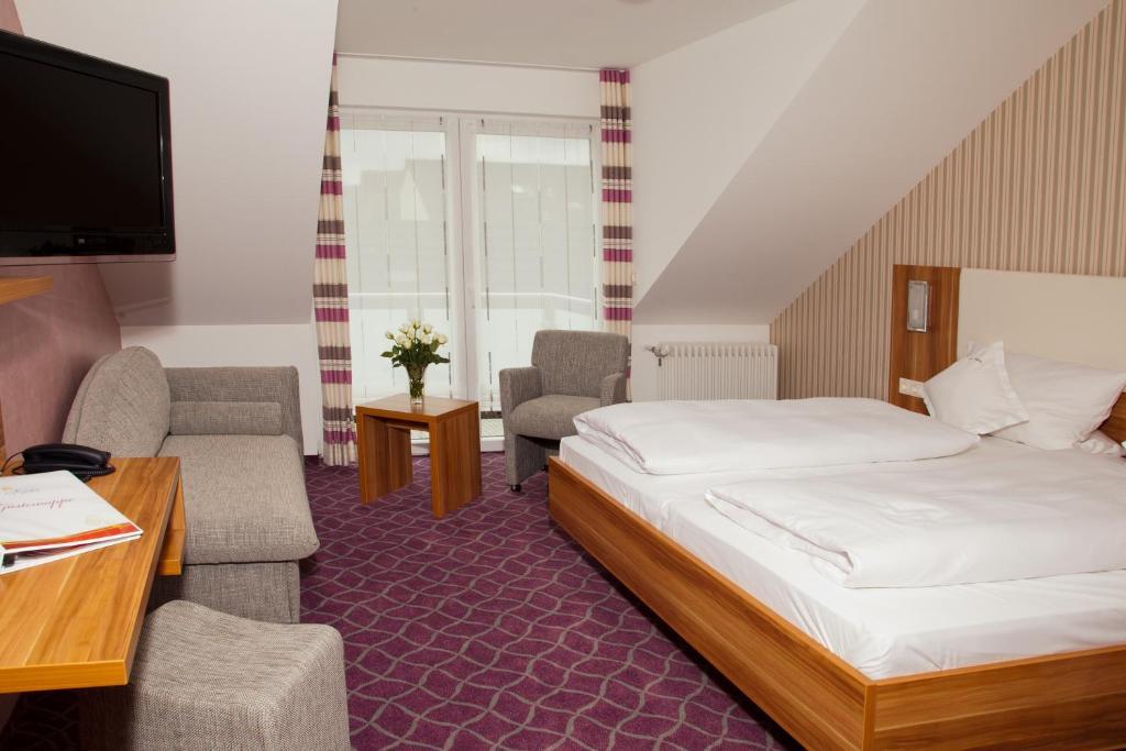 בילנגריס Hotel Zur Krone חדר תמונה