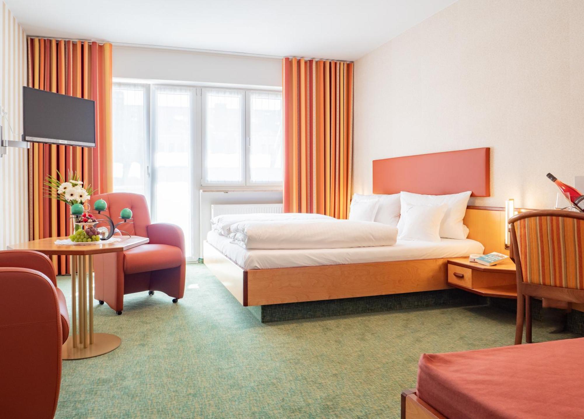בילנגריס Hotel Zur Krone מראה חיצוני תמונה