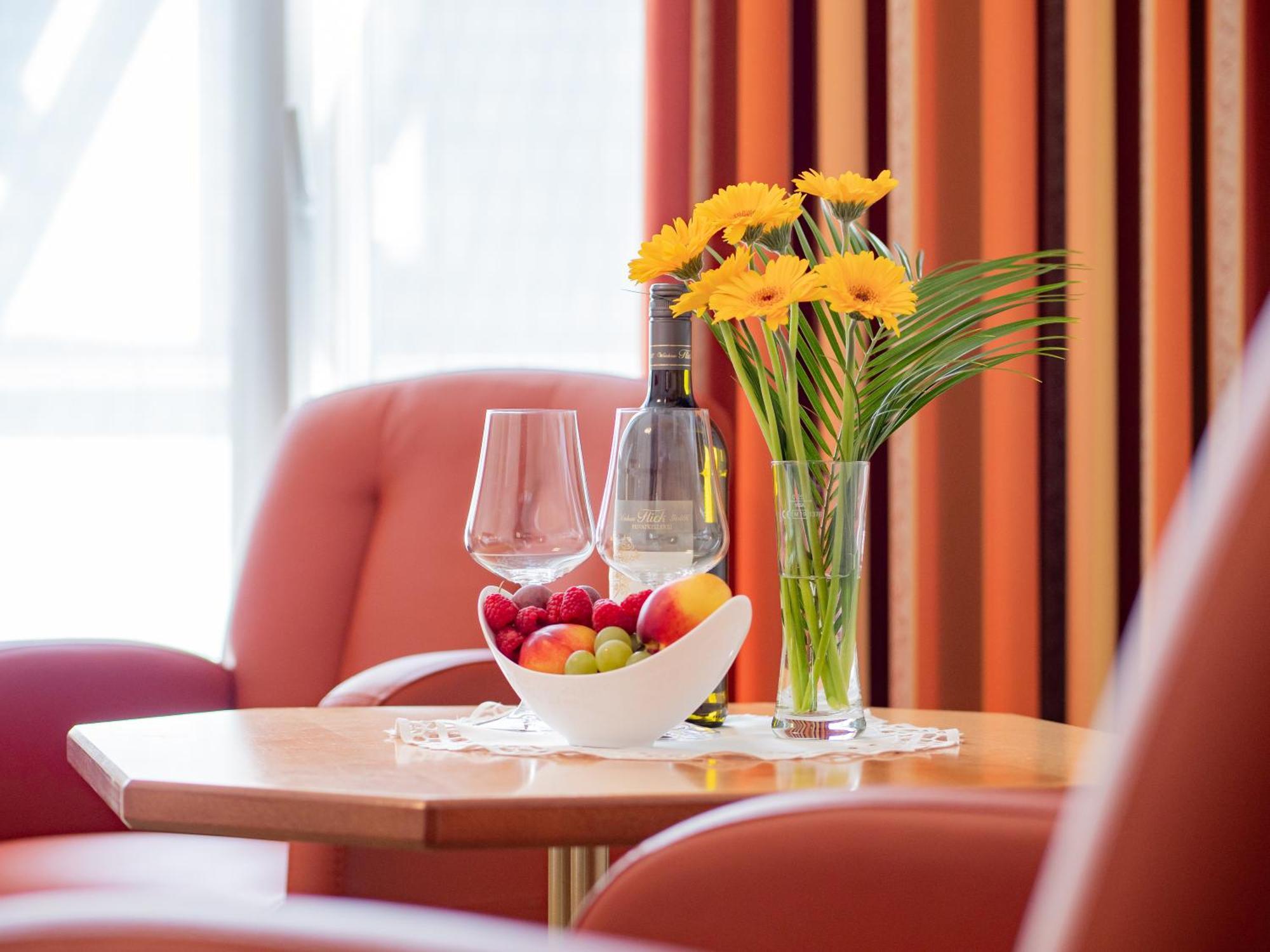בילנגריס Hotel Zur Krone מראה חיצוני תמונה