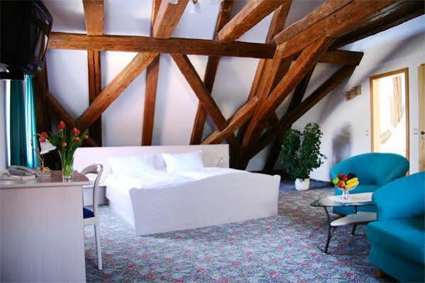 בילנגריס Hotel Zur Krone מראה חיצוני תמונה
