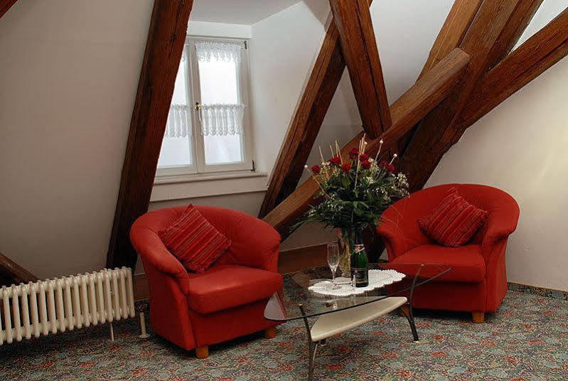 בילנגריס Hotel Zur Krone מראה חיצוני תמונה